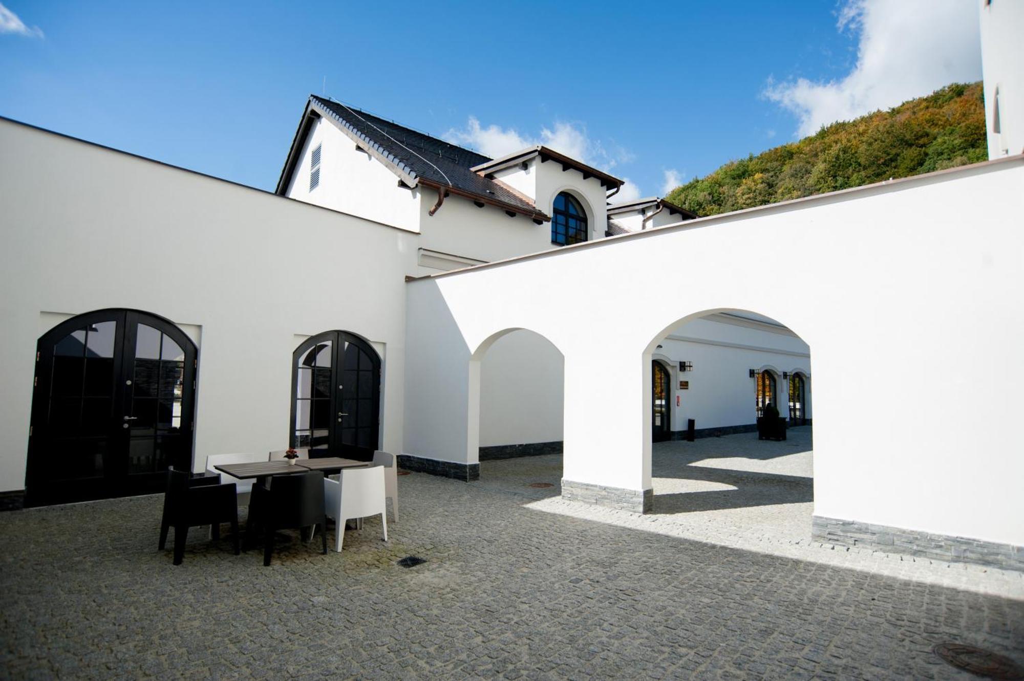Hotel Palac Jugowice Wałbrzych Kültér fotó